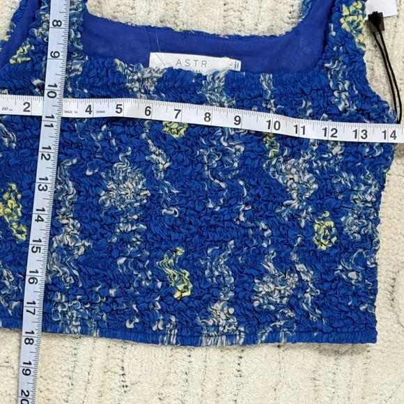 ASTR Blue Yellow Lemon Smocked Floral Crop Tank Large | New with Tags - Picture 9 of 11